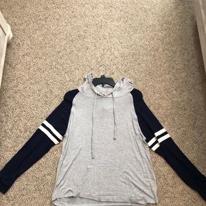 Sporty lightweight hoodie long sleeve shirt